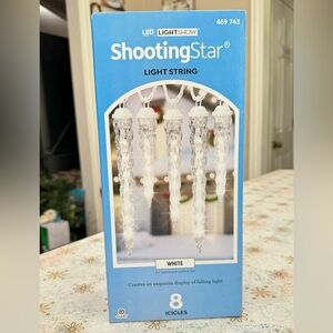 Gemmy LED Lightshow Set of 8 Shooting Star White LED Christmas Icicle Lights